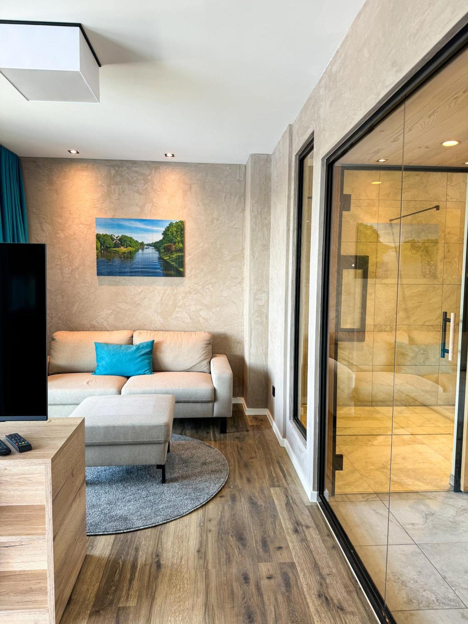 Veenland Hotel Haren Extérieur photo